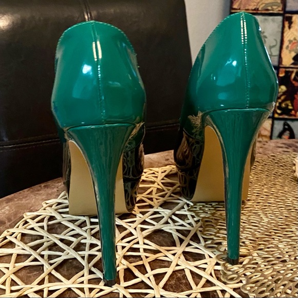 Stiletto platform heels. Brand new never worn. - Picture 2 of 4
